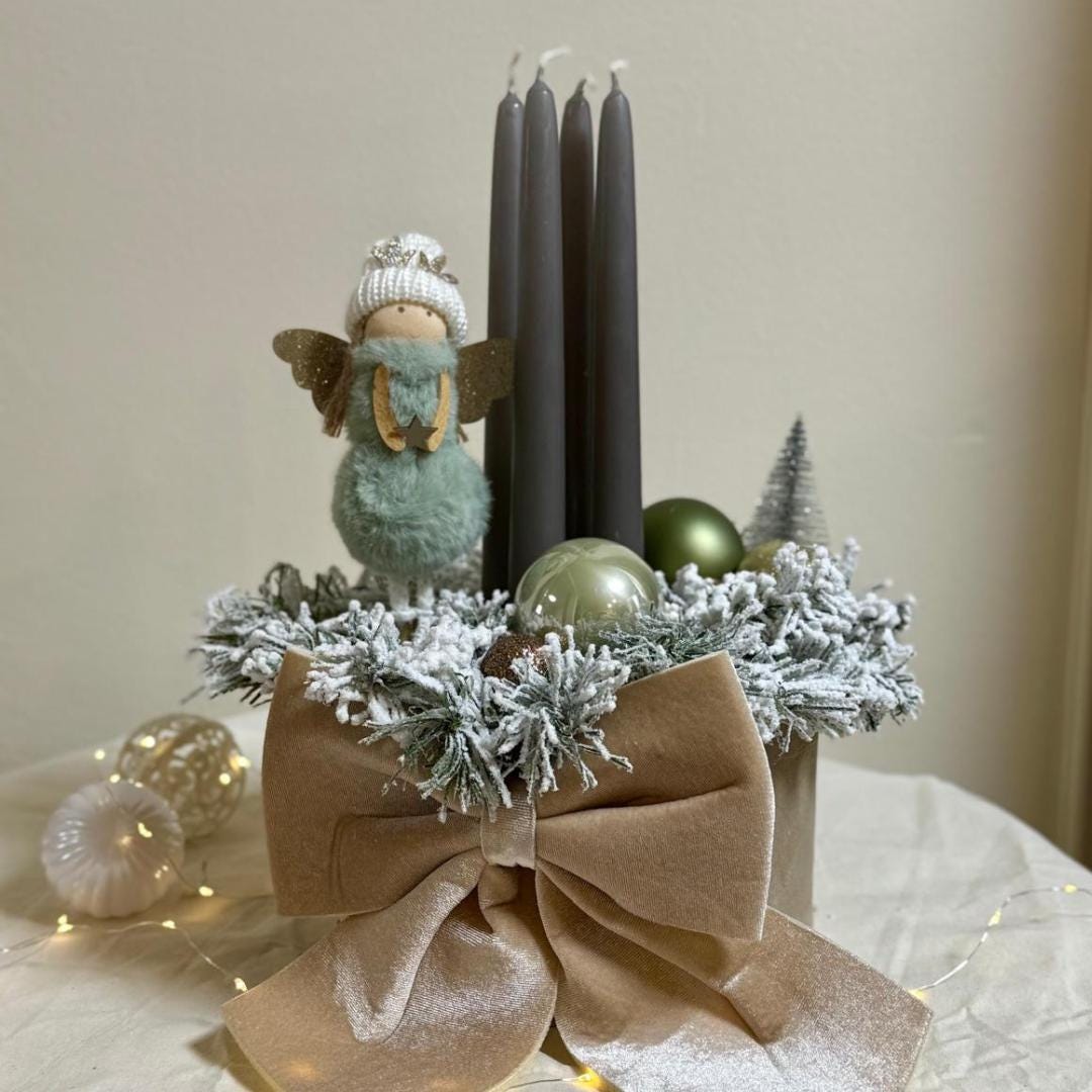 Adventski vijenac s anđelom | ručno izrađena božićna dekoracija