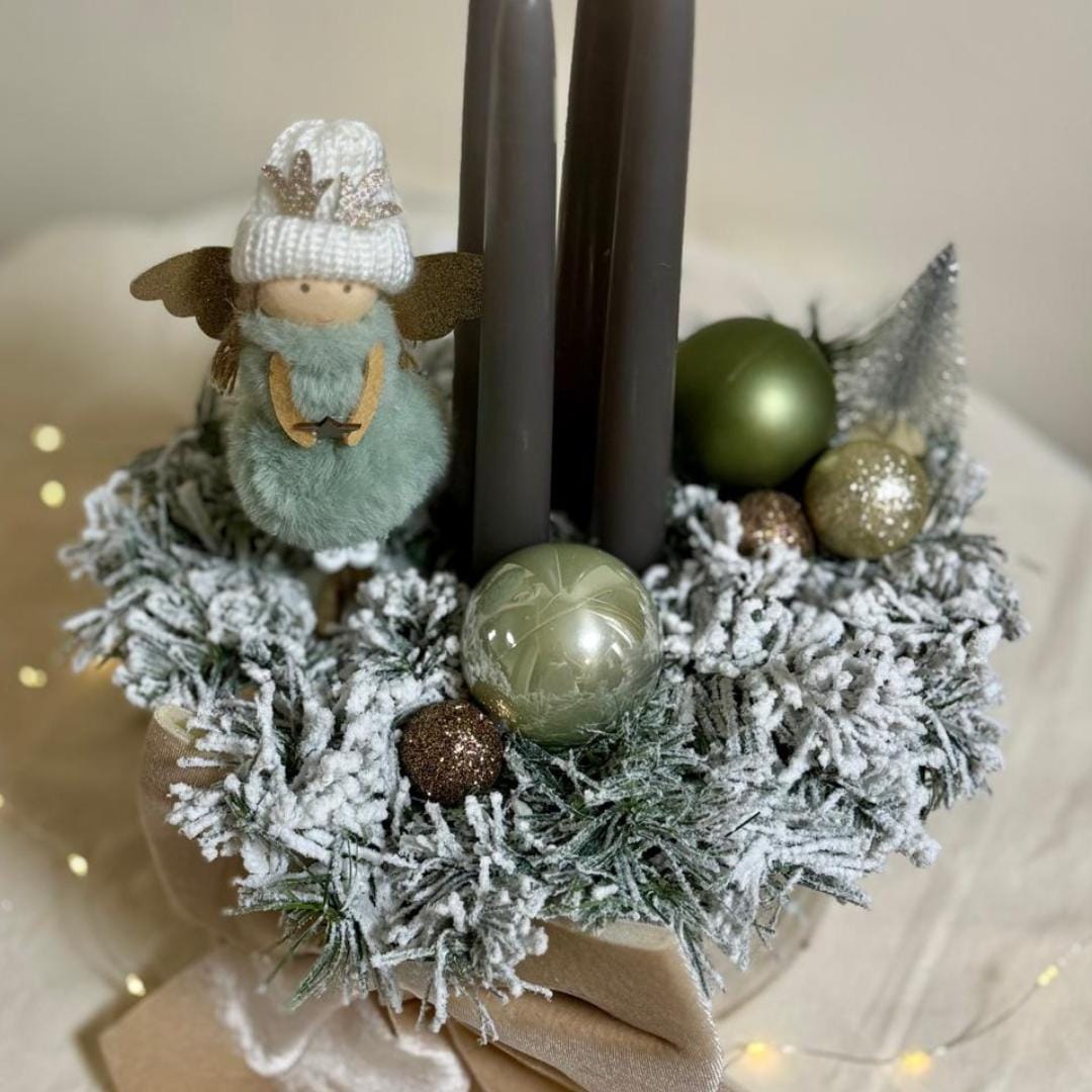 Adventski vijenac s anđelom | ručno izrađena božićna dekoracija