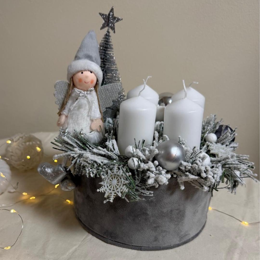 Adventski vijenac s anđelom | bijelo-srebrna božićna dekoracija (ručni rad)